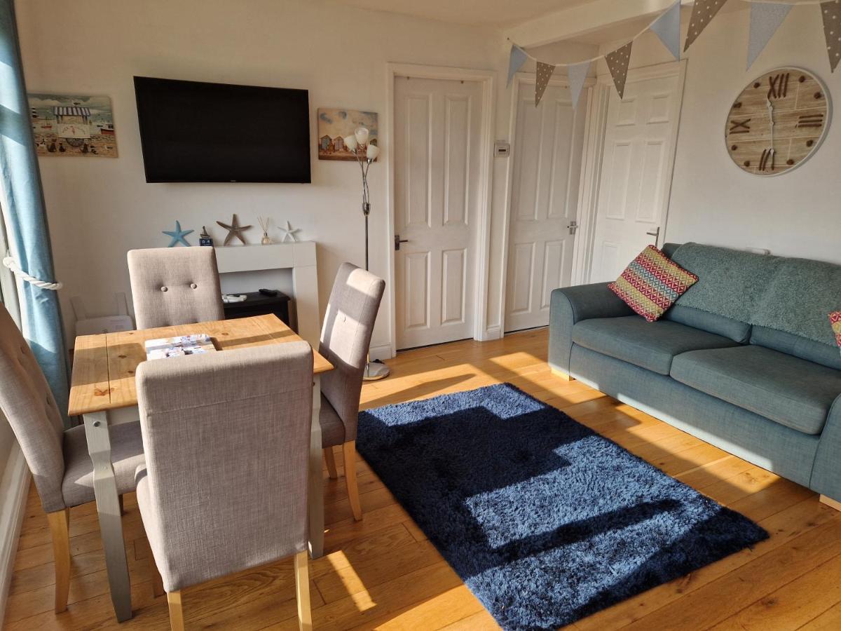 Caldon Holiday Chalet Sleeps 4 In Dartmouth Wifi Electric Inc Pet Friendly エクステリア 写真